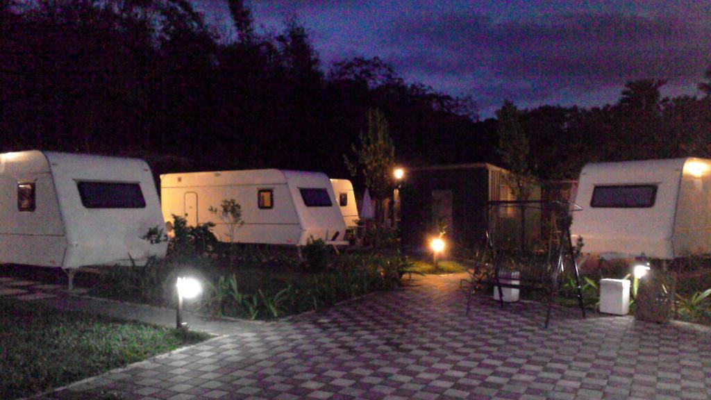 Kenting Houbihu Camping Car B&B Longshui Exterior foto